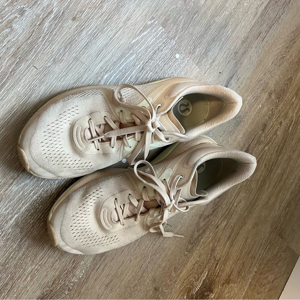 Lululemon Sneakers Pink